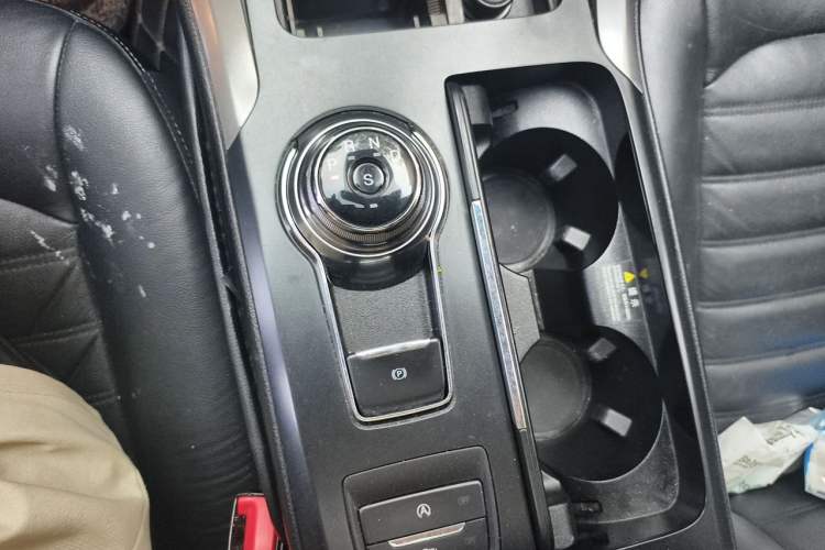 Used Ford Mondeo 2017 EcoBoost 180 Luxury Model Gear Lever