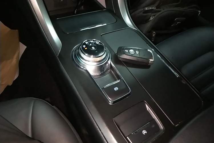 Used Ford Mondeo 2017 EcoBoost 200 Stylish Model Gear Lever