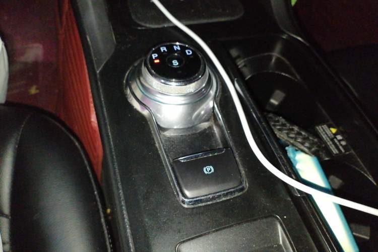 Used Ford Mondeo 2017 EcoBoost 180 Stylish Model Gear Lever