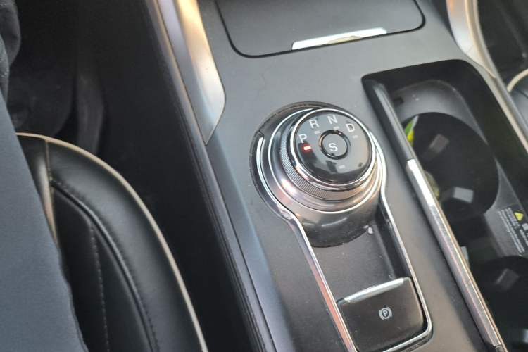 Used Ford Mondeo 2017 EcoBoost 245 Flagship Model Gear Lever