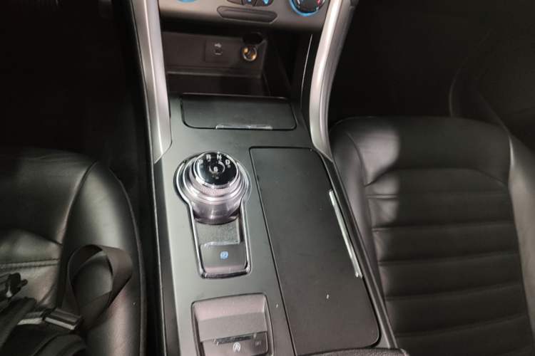 Used Ford Mondeo 2017 EcoBoost 180 Stylish Model Gear Lever