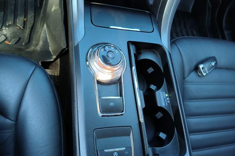 Used Ford Mondeo 2017 EcoBoost 180 Stylish Model Gear Lever