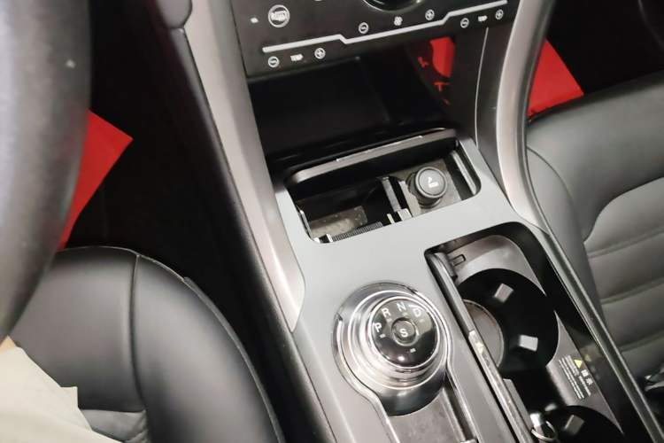 Used Ford Mondeo 2017 EcoBoost 180 Stylish Model Gear Lever