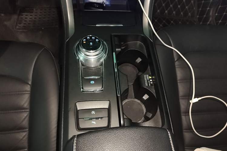 Used Ford Mondeo 2017 EcoBoost 200 Luxury Model Gear Lever