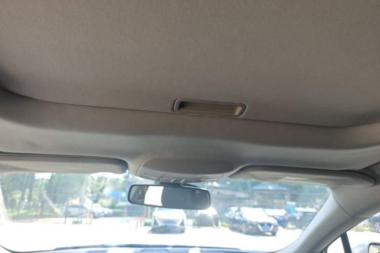 Used Ford Mondeo 2017 EcoBoost 180 Luxury Model Headliner