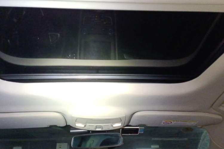 Used Ford Mondeo 2017 EcoBoost 180 Luxury Model Headliner