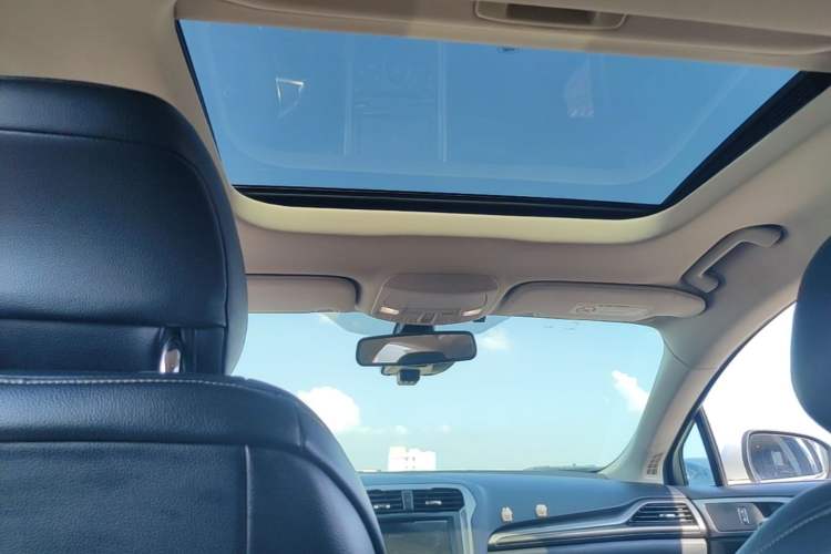 Used Ford Mondeo 2017 EcoBoost 180 Stylish Model Headliner