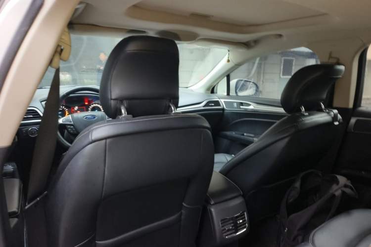 Used Ford Mondeo 2017 EcoBoost 180 Stylish Model Headliner