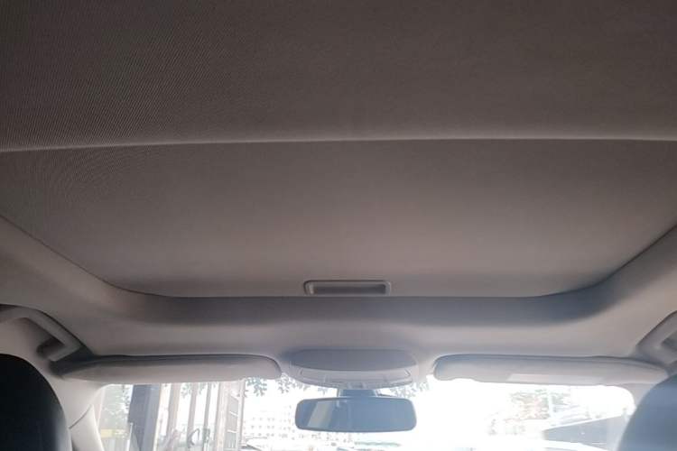 Used Ford Mondeo 2017 EcoBoost 200 Luxury Model Headliner