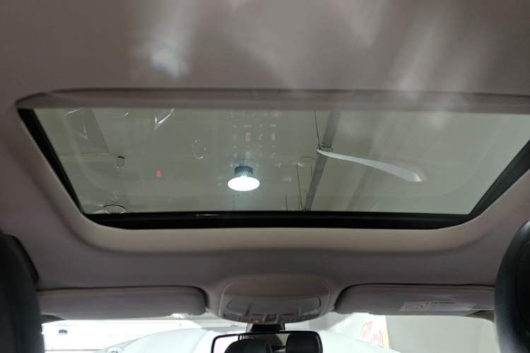Used Ford Mondeo 2017 EcoBoost 180 Luxury Model Headliner