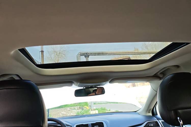 Used Ford Mondeo 2017 EcoBoost 180 Luxury Model Headliner