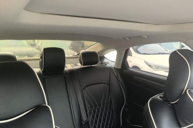 Used Ford Mondeo 2017 EcoBoost 200 Luxury Model Headliner