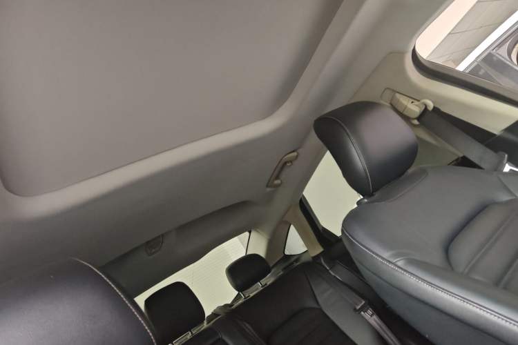 Used Ford Mondeo 2017 EcoBoost 180 Stylish Model Headliner