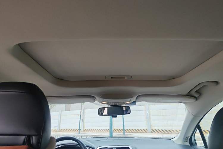 Used Ford Mondeo 2017 EcoBoost 180 Luxury Model Headliner