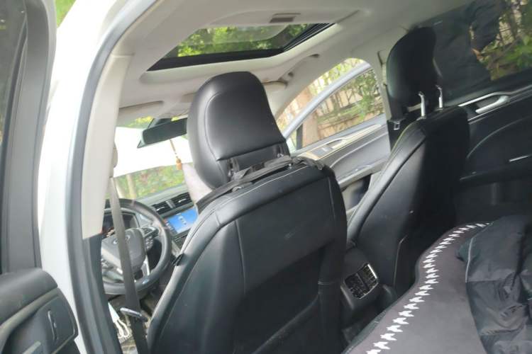 Used Ford Mondeo 2017 EcoBoost 180 Stylish Model Headliner
