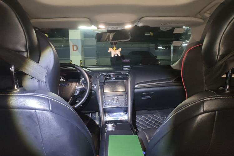 Used Ford Mondeo 2017 EcoBoost 200 Stylish Model Headliner