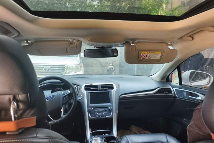 Used Ford Mondeo 2017 EcoBoost 180 Luxury Model Headliner