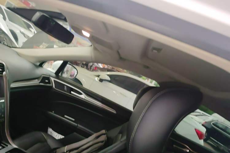 Used Ford Mondeo 2017 EcoBoost 180 Stylish Model Headliner