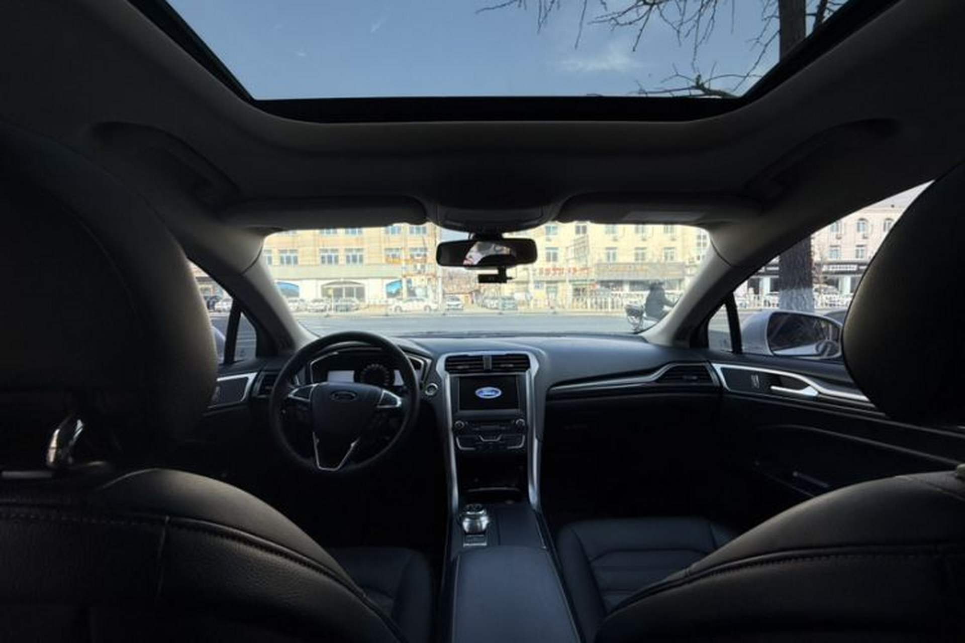 Used Ford Mondeo 2017 EcoBoost 180 Luxury Model Interior 1
