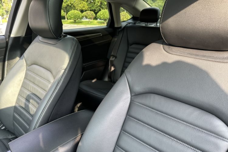 Used Ford Mondeo 2017 EcoBoost 200 Stylish Model Interior 1