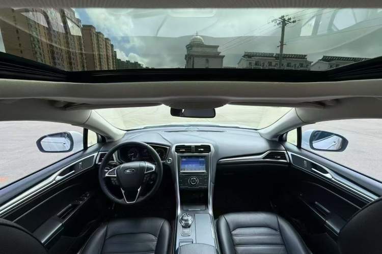 Used Ford Mondeo 2017 EcoBoost 180 Stylish Model Interior 1