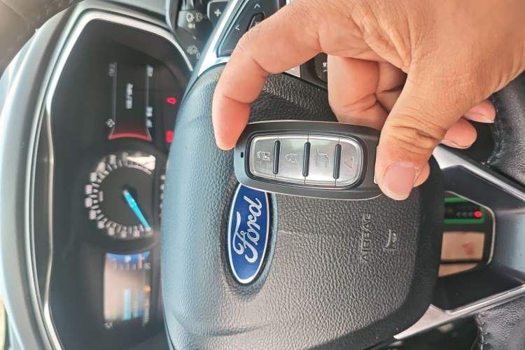 Used Ford Mondeo 2017 EcoBoost 180 Luxury Model Interior 1
