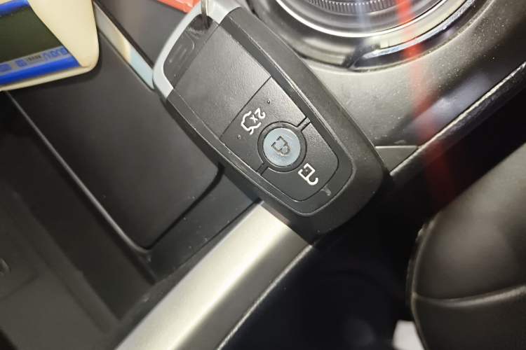 Used Ford Mondeo 2017 EcoBoost 200 Stylish Model Interior 1