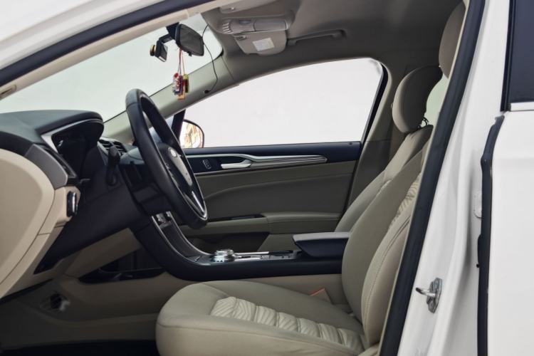 Used Ford Mondeo 2017 EcoBoost 180 Comfort Model Interior 2