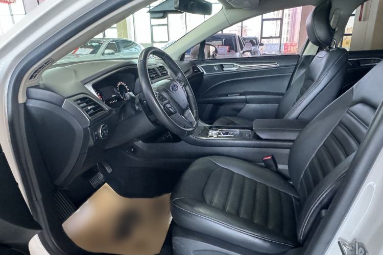 Used Ford Mondeo 2017 EcoBoost 180 Stylish Model Interior 2