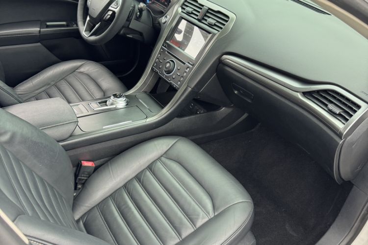 Used Ford Mondeo 2017 EcoBoost 180 Stylish Model Interior 2