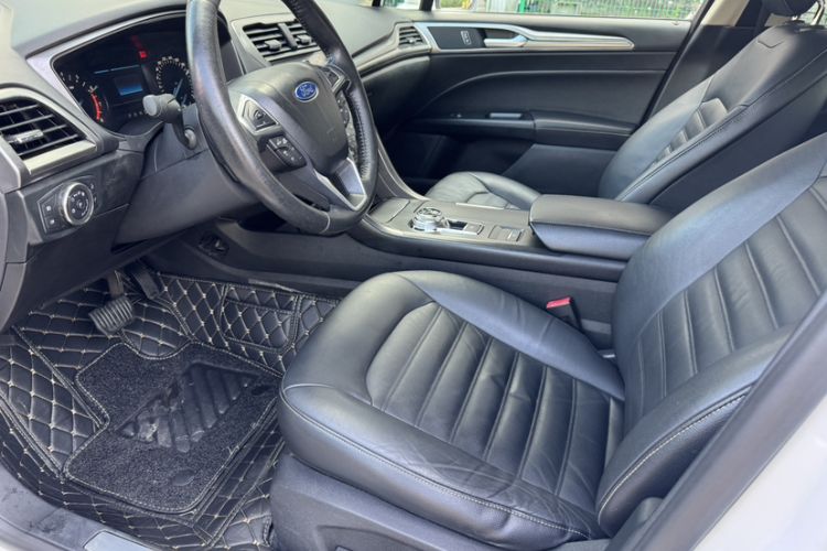 Used Ford Mondeo 2017 EcoBoost 180 Stylish Model Interior 2