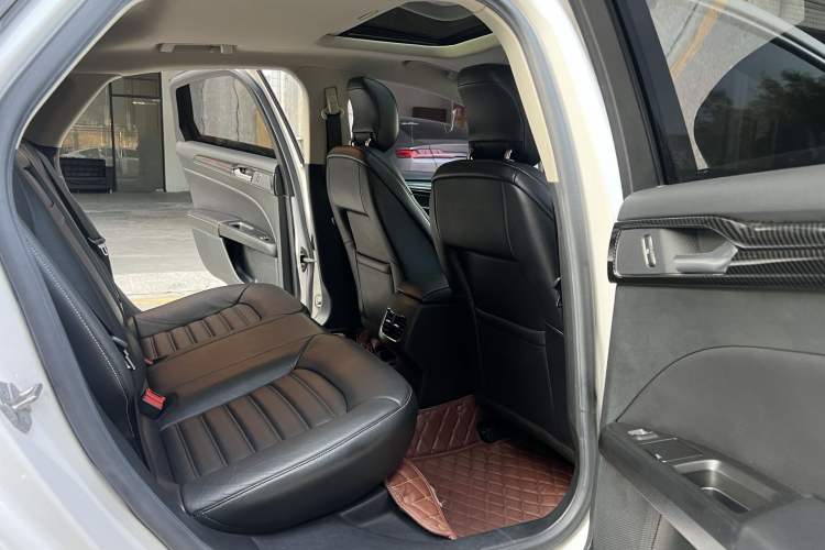 Used Ford Mondeo 2017 EcoBoost 180 Luxury Model Interior 2