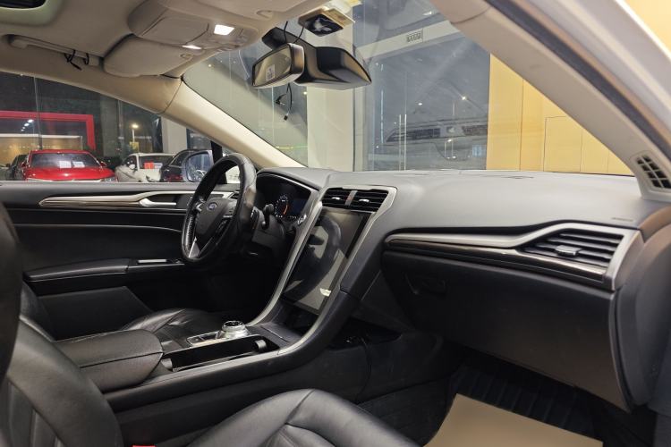 Used Ford Mondeo 2017 EcoBoost 180 Stylish Model Interior 2