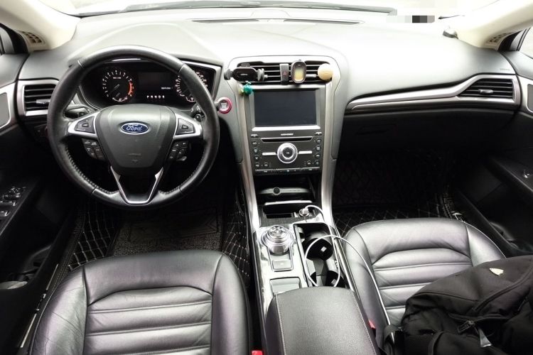 Used Ford Mondeo 2017 EcoBoost 200 Stylish Model Interior 2