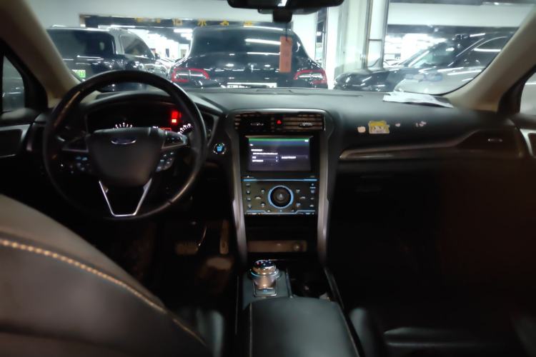 Used Ford Mondeo 2017 EcoBoost 180 Stylish Model Interior 2