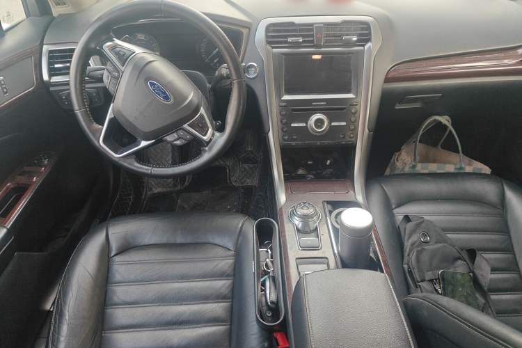 Used Ford Mondeo 2017 EcoBoost 200 Stylish Model Interior 2