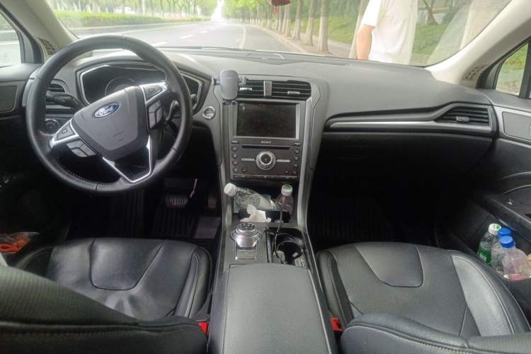 Used Ford Mondeo 2017 EcoBoost 245 Luxury Sport Model Interior 2