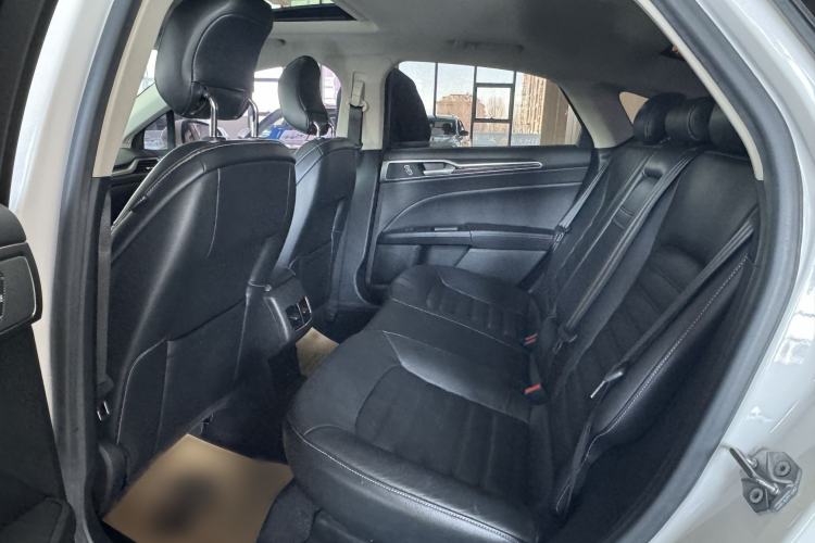 Used Ford Mondeo 2017 EcoBoost 180 Stylish Model Interior 3
