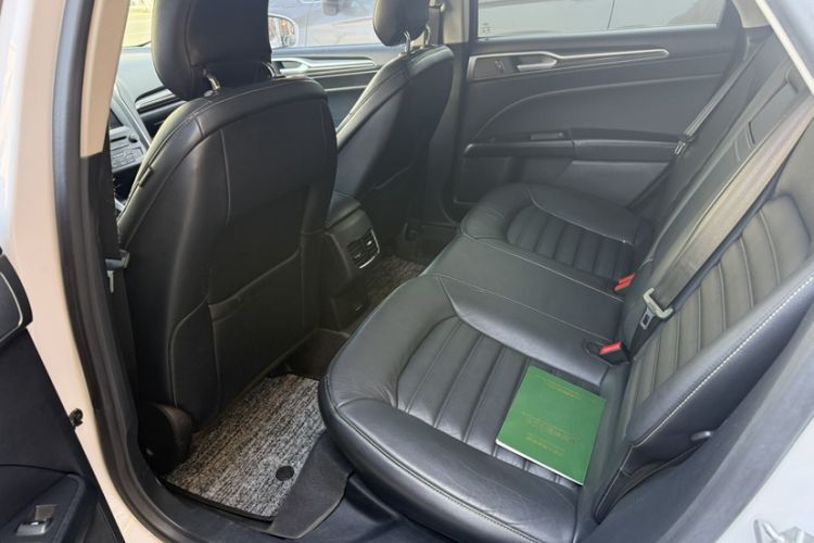 Used Ford Mondeo 2017 EcoBoost 180 Luxury Model Interior 3