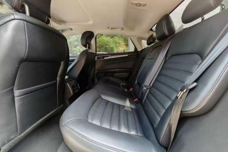 Used Ford Mondeo 2017 EcoBoost 180 Stylish Model Interior 3