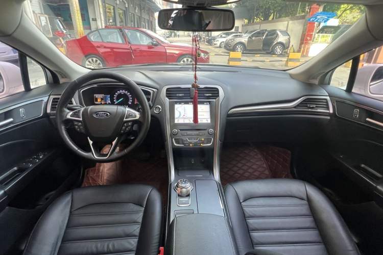 Used Ford Mondeo 2017 EcoBoost 180 Luxury Model Interior 3