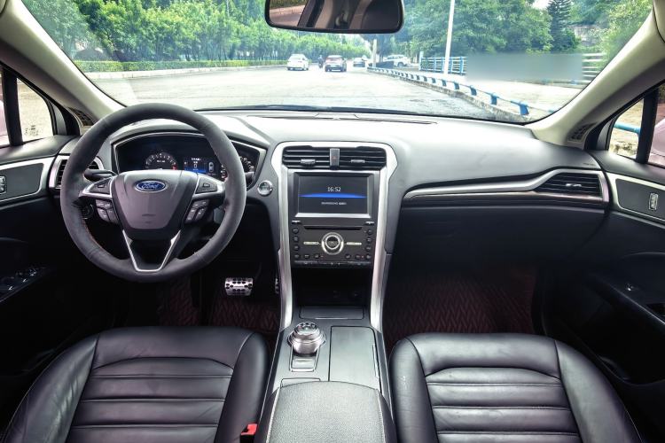 Used Ford Mondeo 2017 EcoBoost 200 Stylish Model Interior 3