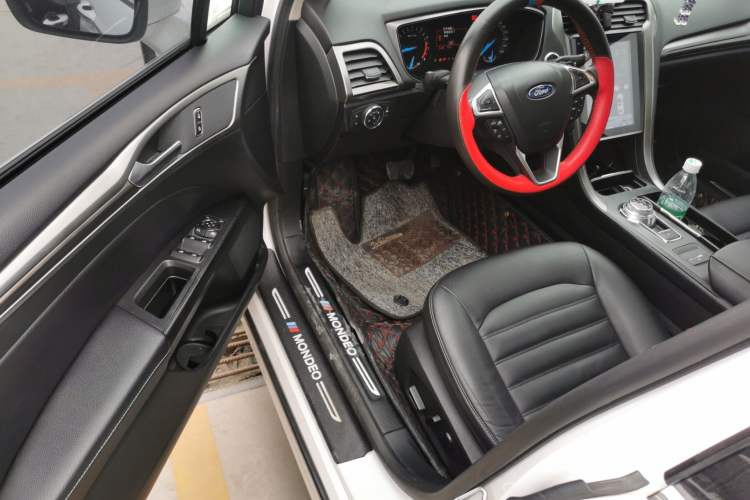 Used Ford Mondeo 2017 EcoBoost 200 Stylish Model Interior 3