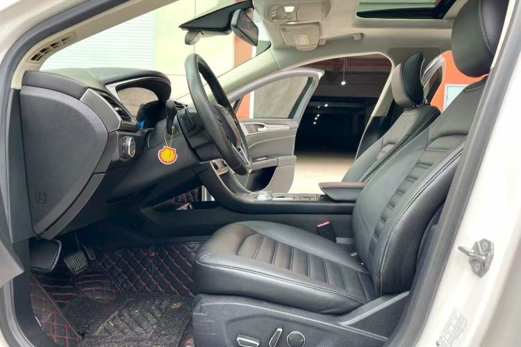 Used Ford Mondeo 2017 EcoBoost 180 Stylish Model Interior 3