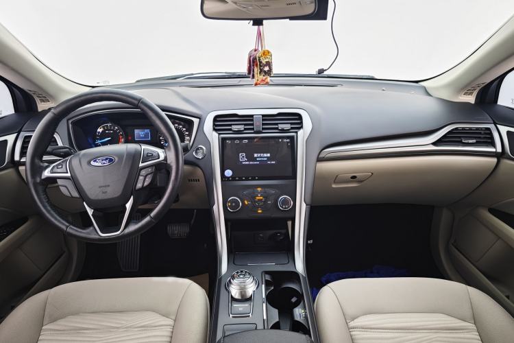 Used Ford Mondeo 2017 EcoBoost 180 Comfort Model Interior 4