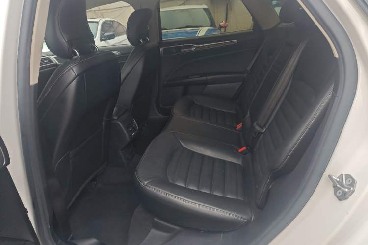 Used Ford Mondeo 2017 Facelifted EcoBoost 180 Fashion Edition Interior 4