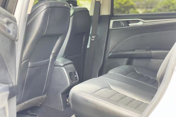 Used Ford Mondeo 2017 EcoBoost 200 Stylish Model Interior 4