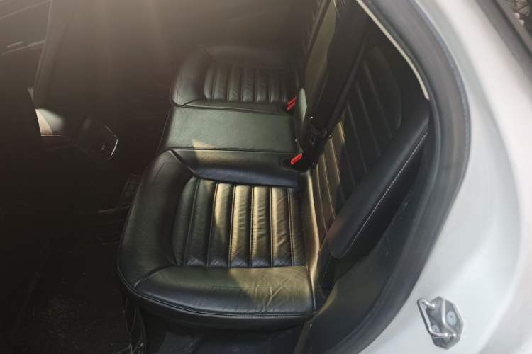 Used Ford Mondeo 2017 EcoBoost 180 Stylish Model Interior 4