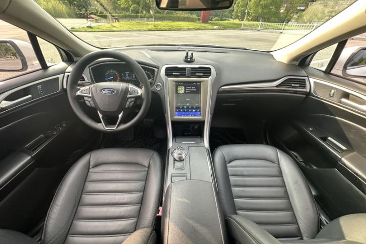 Used Ford Mondeo 2017 EcoBoost 200 Stylish Model Interior 4