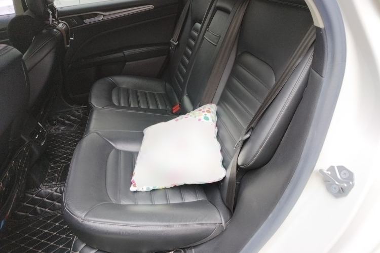 Used Ford Mondeo 2017 EcoBoost 200 Stylish Model Interior 4